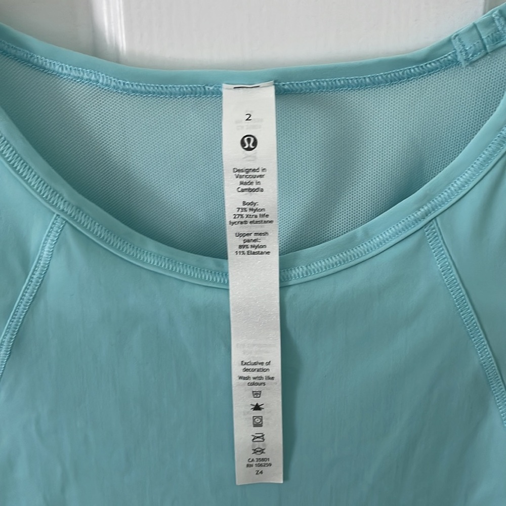 lululemon athletica Light Aqua Crop Tank Top - Picture 3 of 3